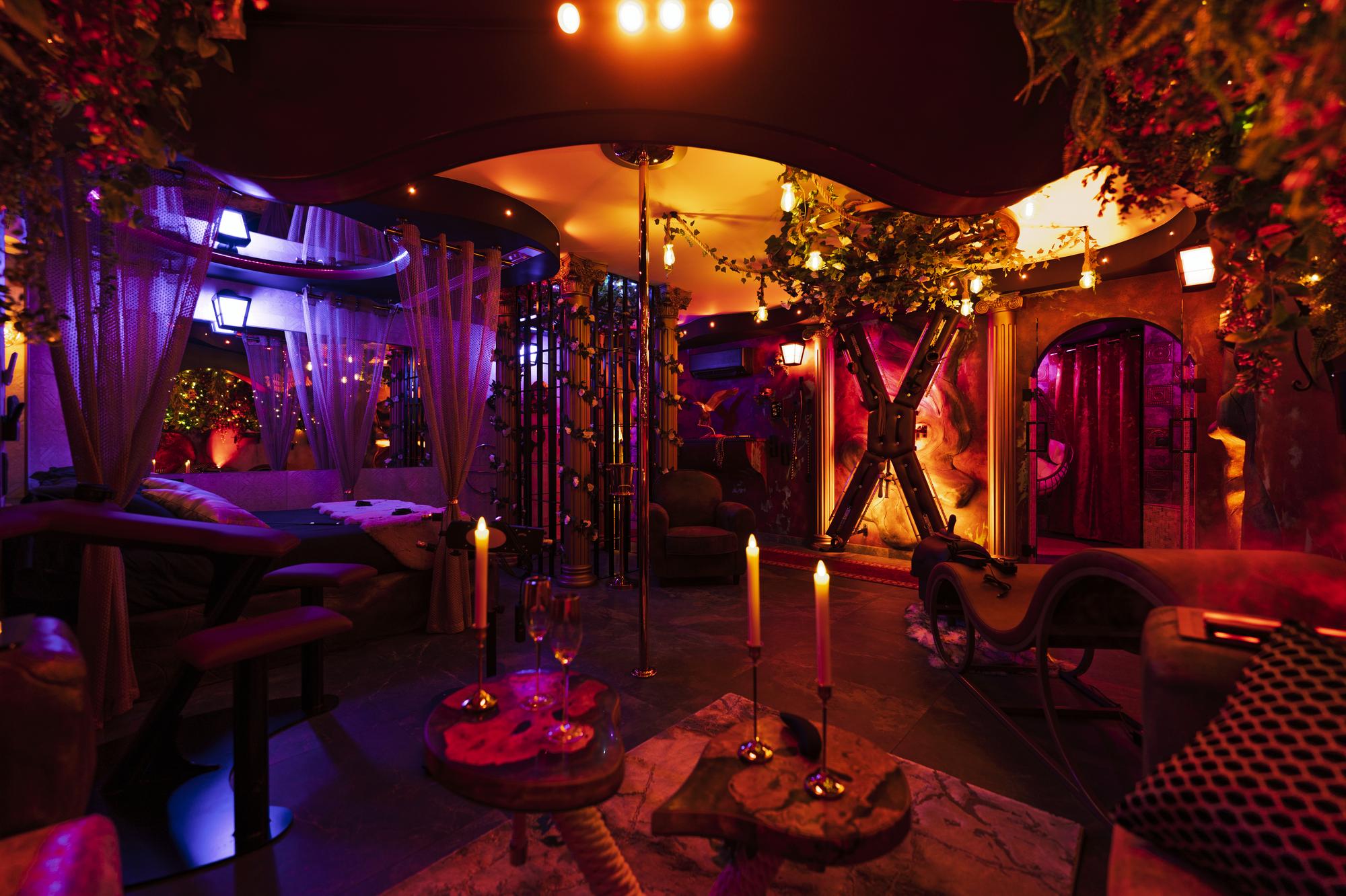 salon de la love room nimes la romaine