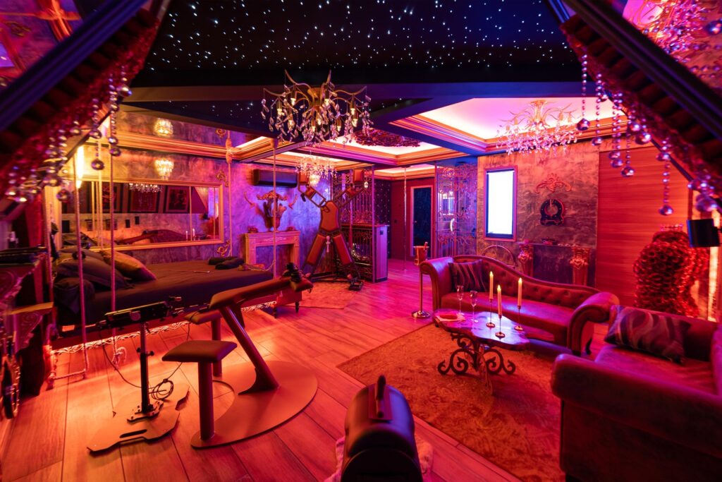 salon de la love room nimes la marquise