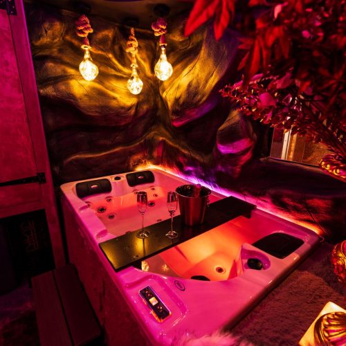 jacuzzi spa de la love room nimes la romaine dans le gard en occitanie